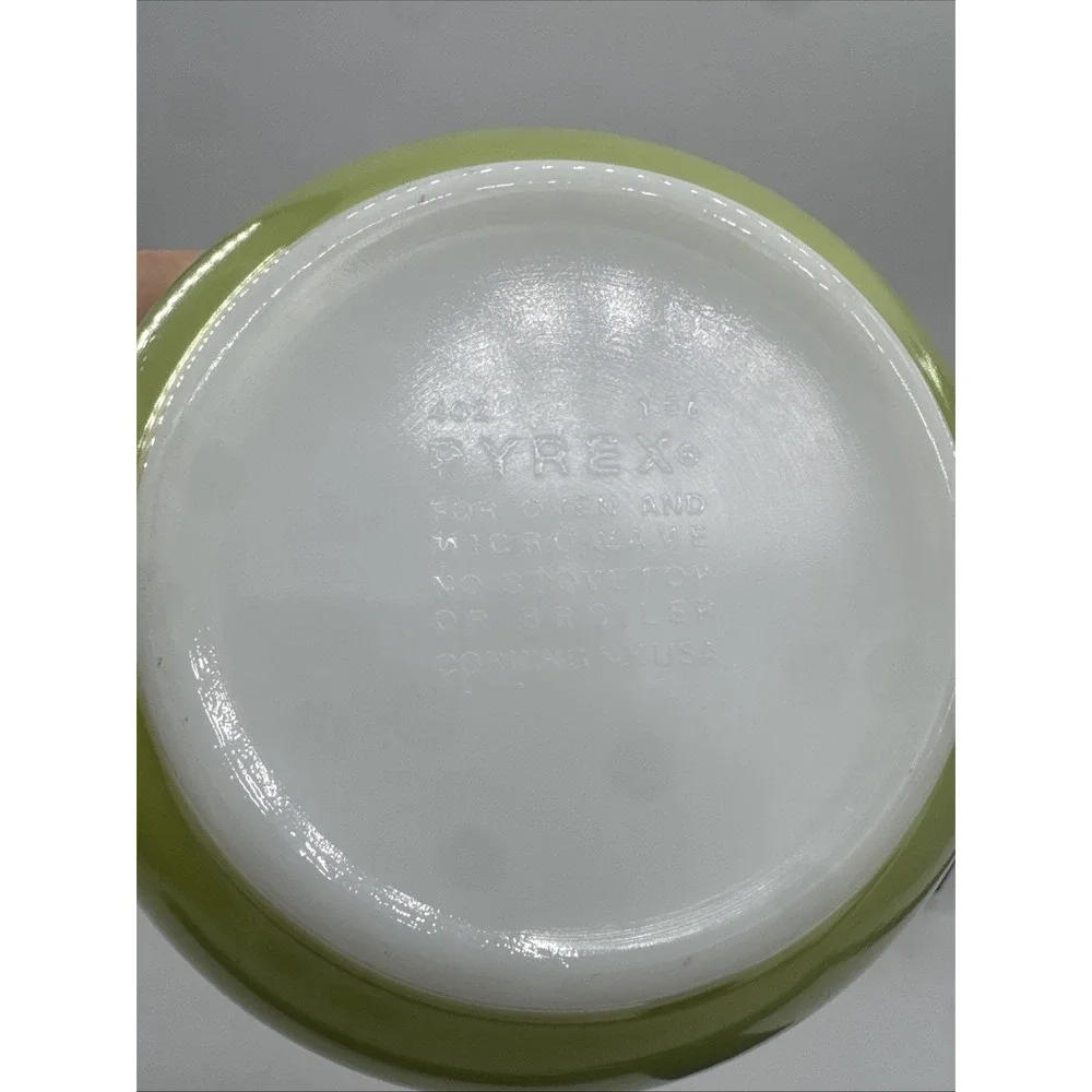 Vintage Pyrex 402 Spring Blossom Crazy Daisy Lime Green Mixing Bowl, 1 1/2 Quart